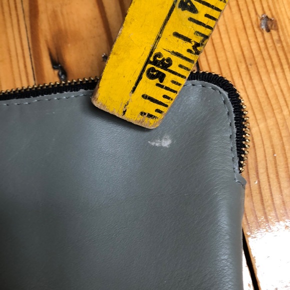 Jessie & Co Make-Up Accessory Bag Gray Leather - Picture 10 of 10